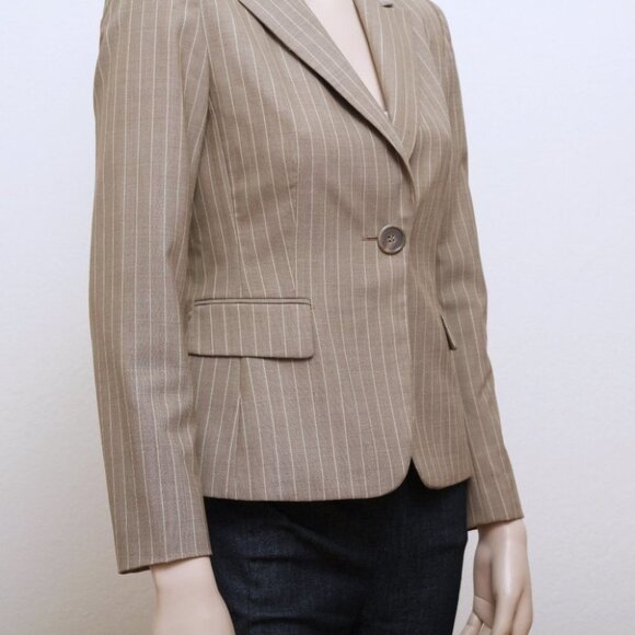 Tahari Arthur S. Levine Blazer - Picture 4 of 9
